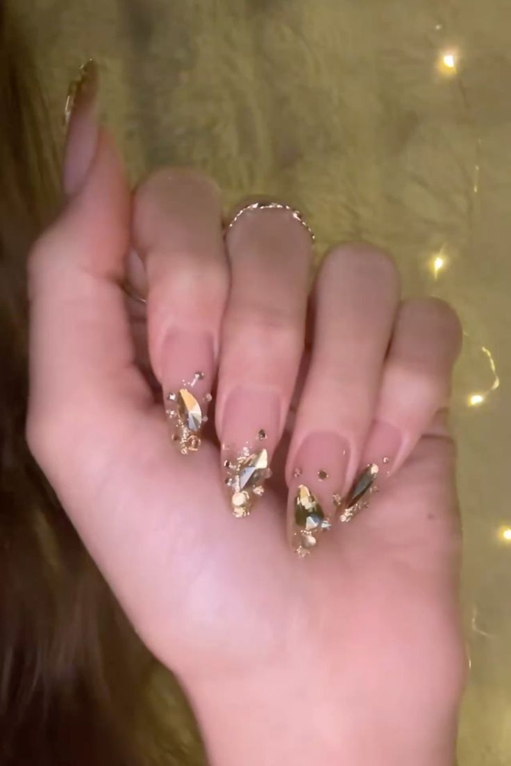 Champagne Glittery Crystals Nails (Natural Pink Base)