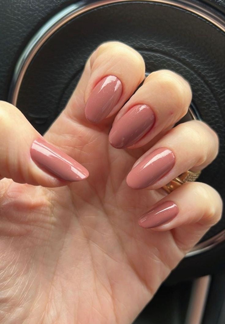 Chestnut Nails