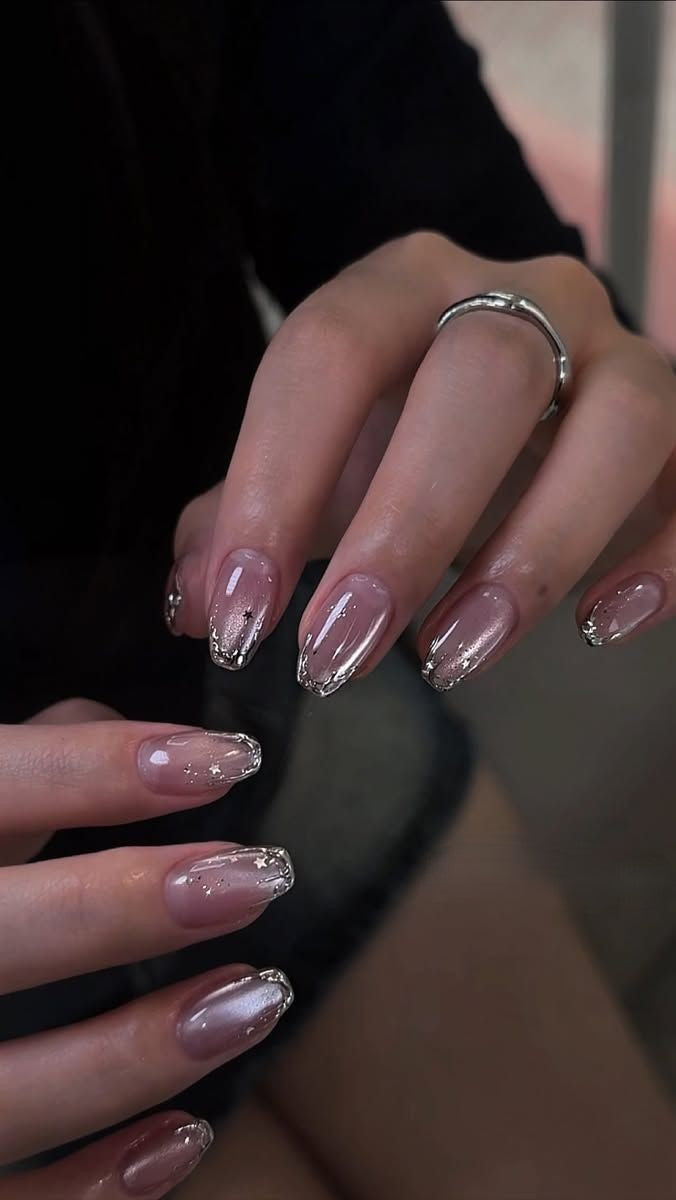 Cat Eye Silver Chrome Abstract Nails