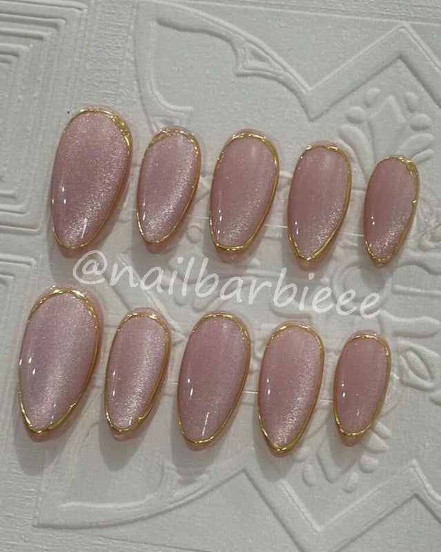 Cat Eye Magnificent Gold Chrome Aesthetic Nails