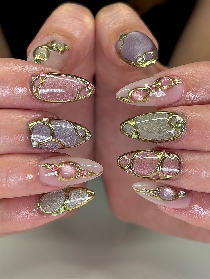 Colorful Cat Eye Gold Abstract Nails