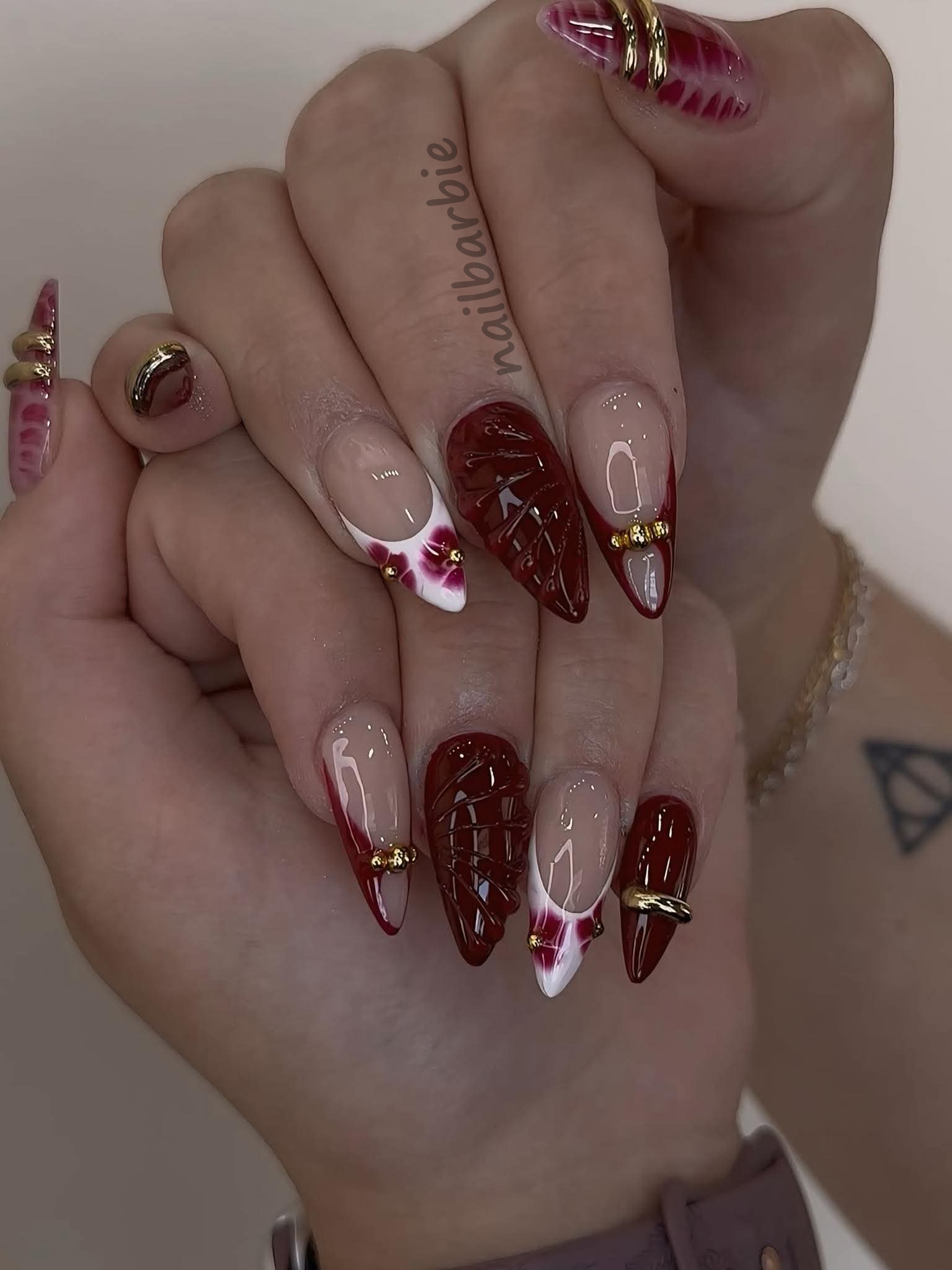 Elegant Dark Red Mani With Gold Chrome