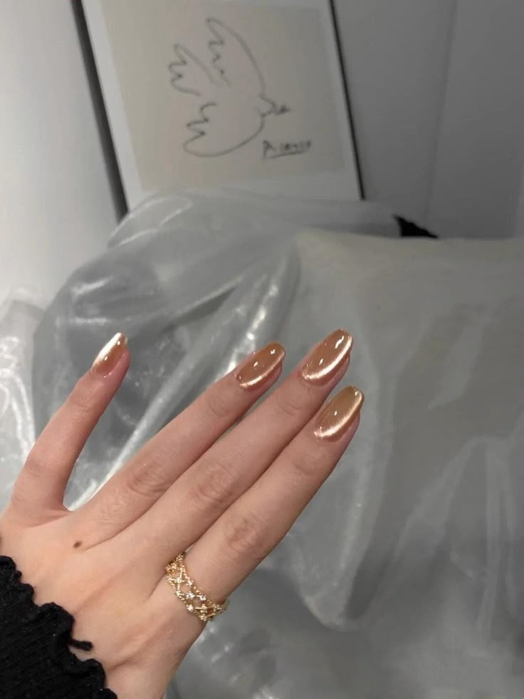 Gold Cat Eye Nails