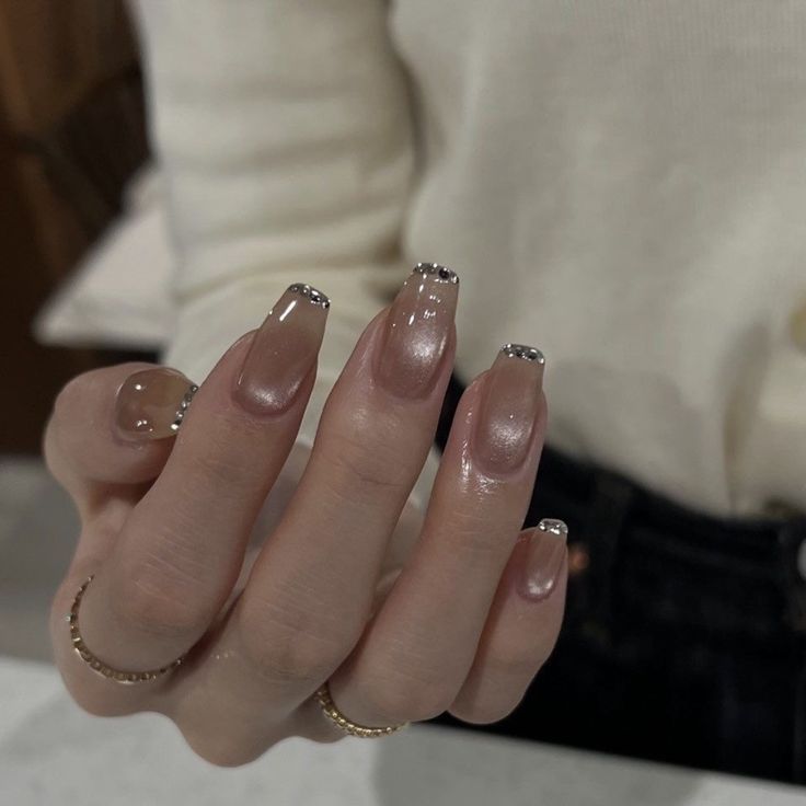 Luxurious Nude Cat Eye With Silver Glitter Tips